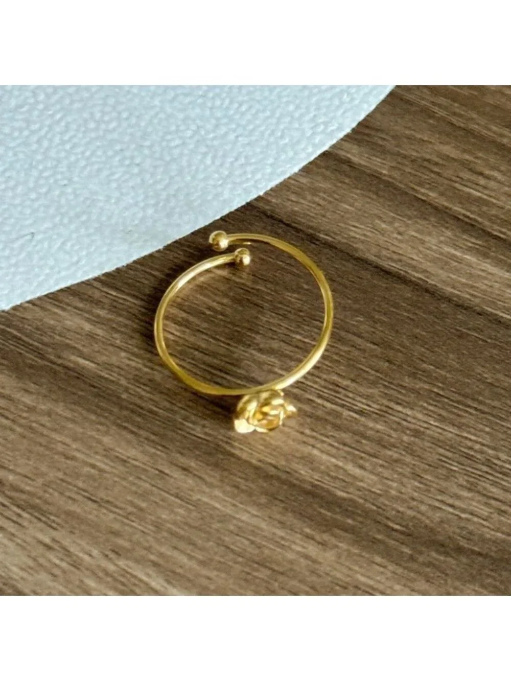 Gold Flower Ring Q591